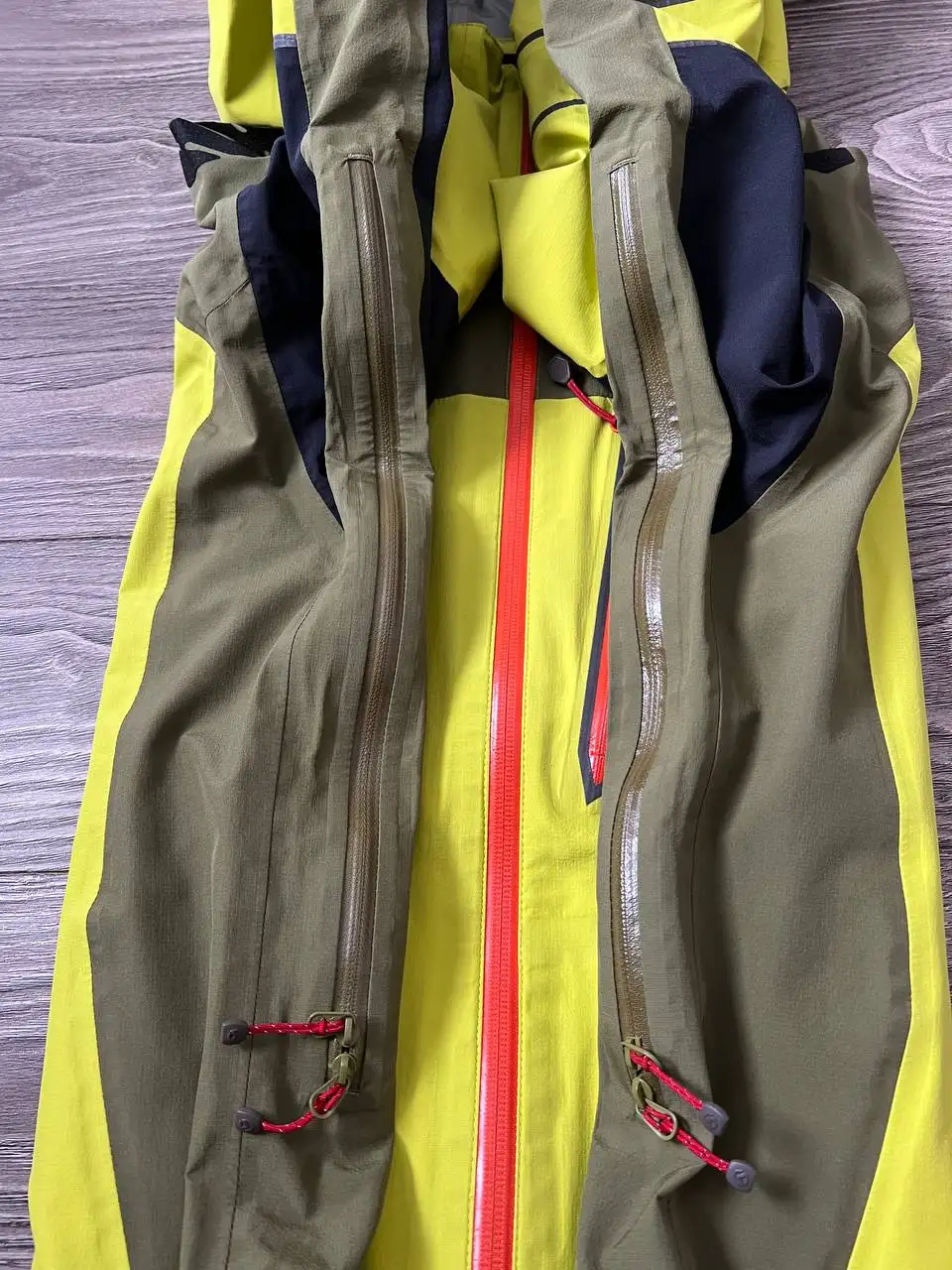 Ветровка The North Face Hyvent Summit Series, размер L - Ветровки (Одежда) в Неизвестно