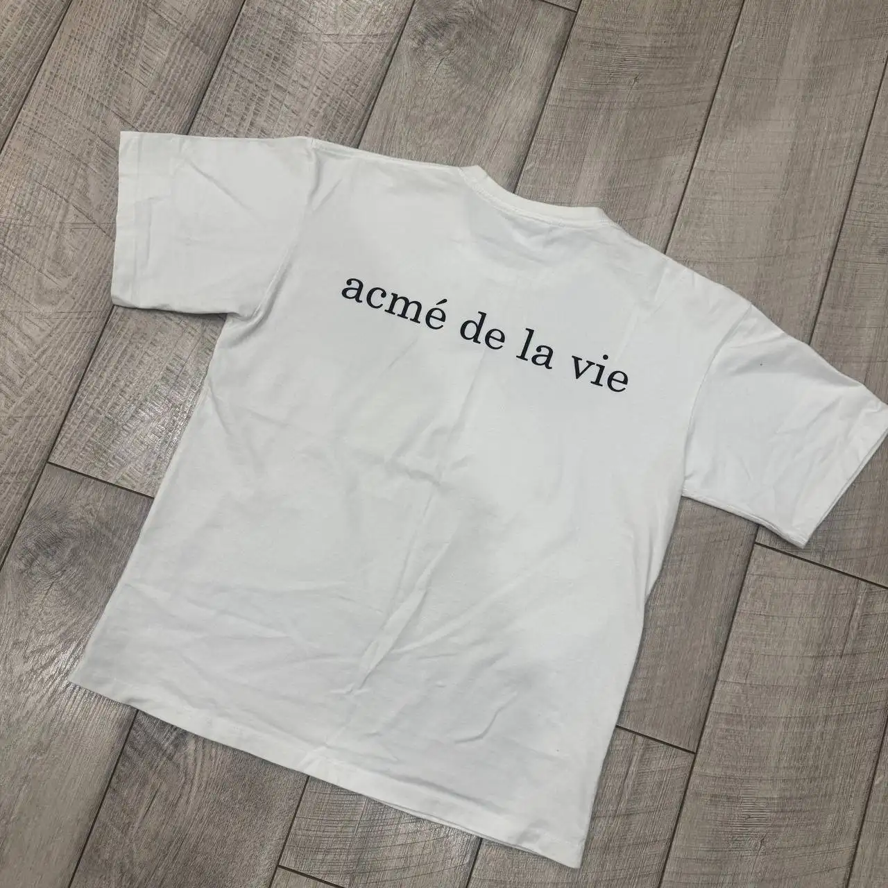 Футболка Acmé de la Vie (ADLV) - Футболки (Одежда) в Неизвестно