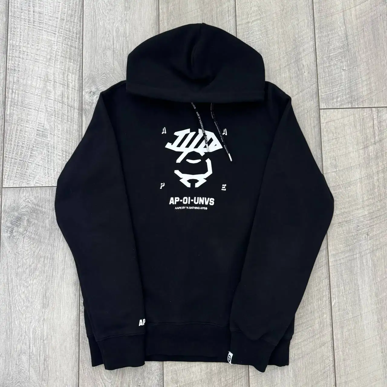 Худи A BATHING APE® (размер M, состояние 9/10) - Верхняя одежда (Одежда) в Неизвестно