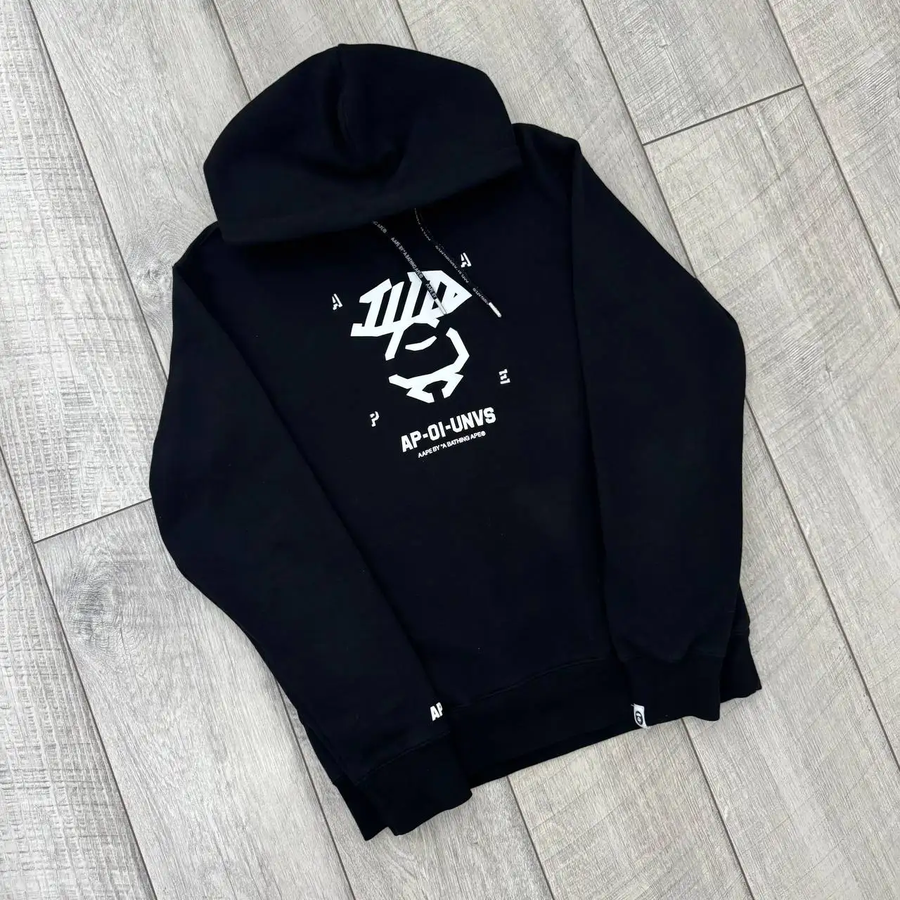 Худи A BATHING APE® (размер M, состояние 9/10) - Верхняя одежда (Одежда) в Неизвестно