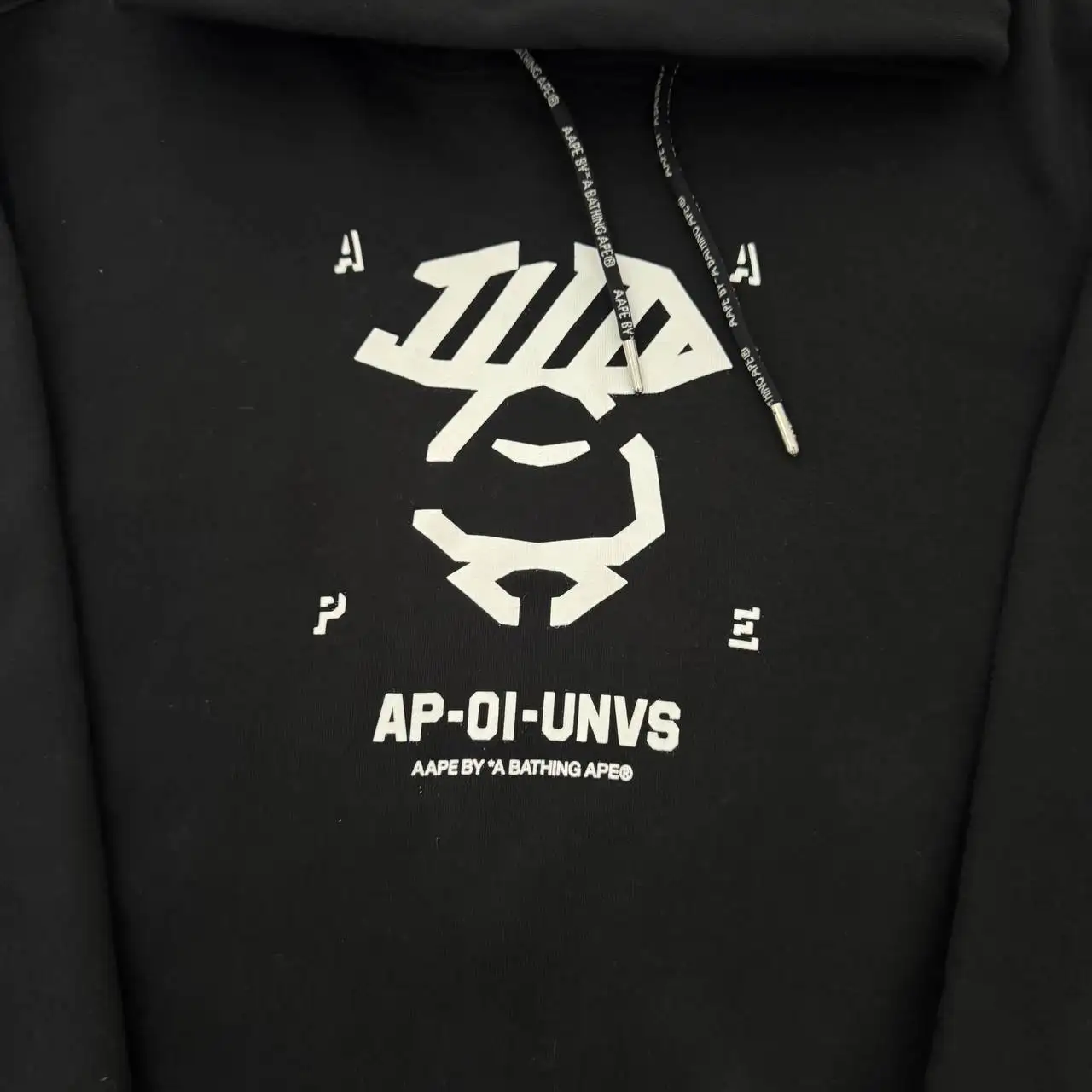 Худи A BATHING APE® (размер M, состояние 9/10) - Верхняя одежда (Одежда) в Неизвестно