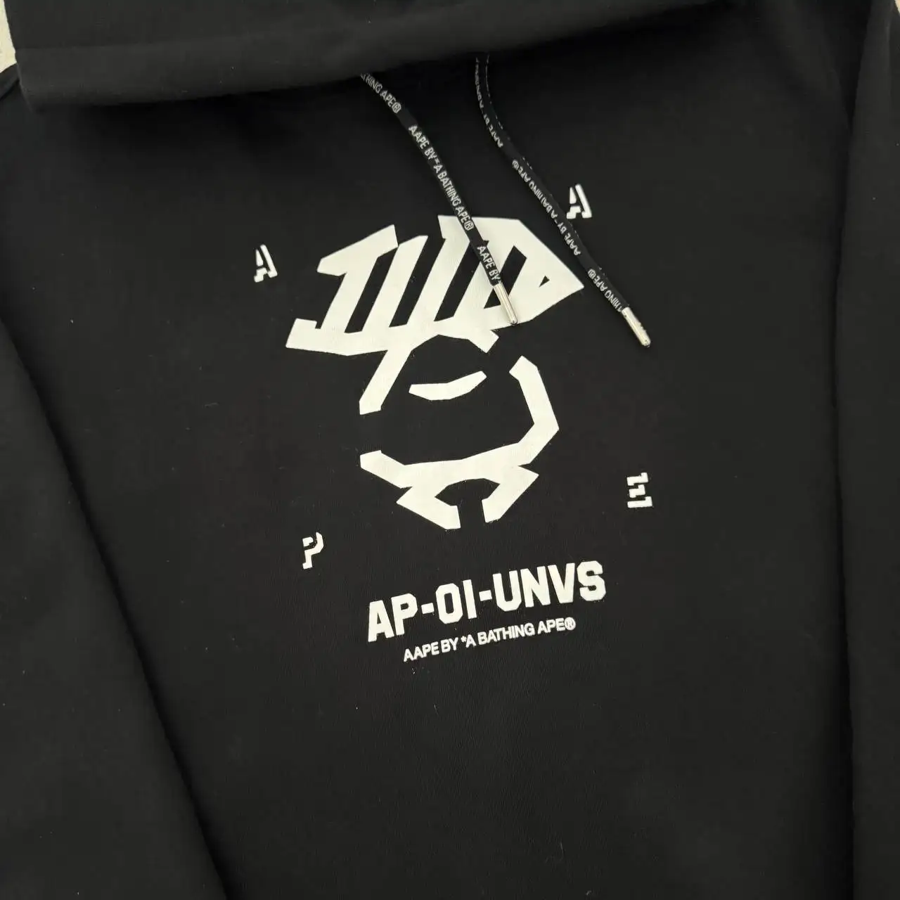 Худи A BATHING APE® (размер M, состояние 9/10) - Верхняя одежда (Одежда) в Неизвестно