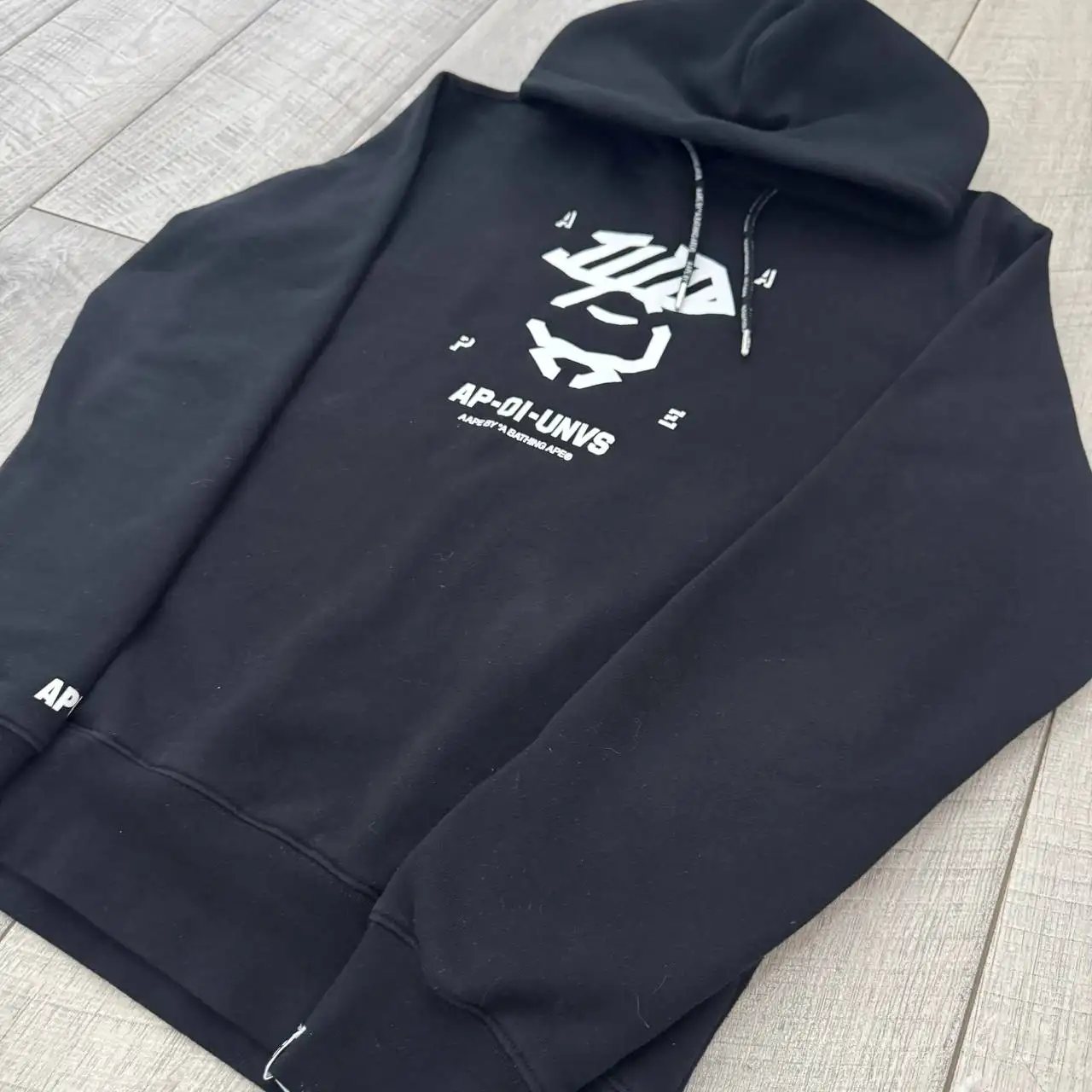 Худи A BATHING APE® (размер M, состояние 9/10) - Верхняя одежда (Одежда) в Неизвестно