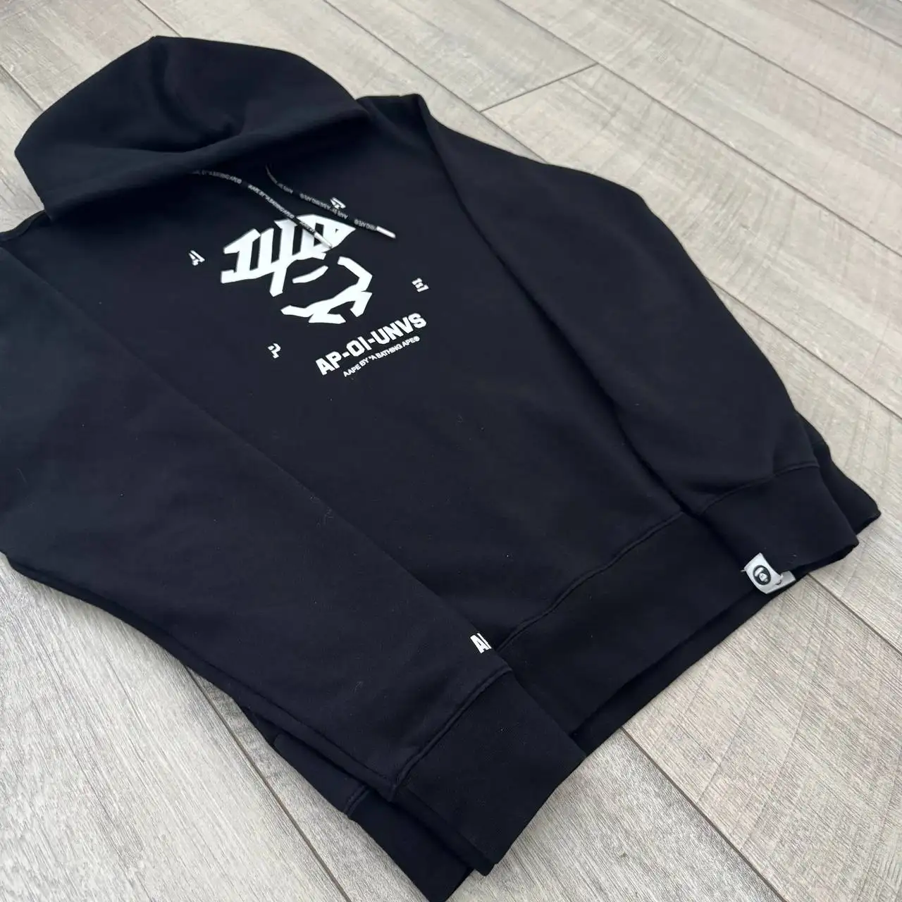 Худи A BATHING APE® (размер M, состояние 9/10) - Верхняя одежда (Одежда) в Неизвестно