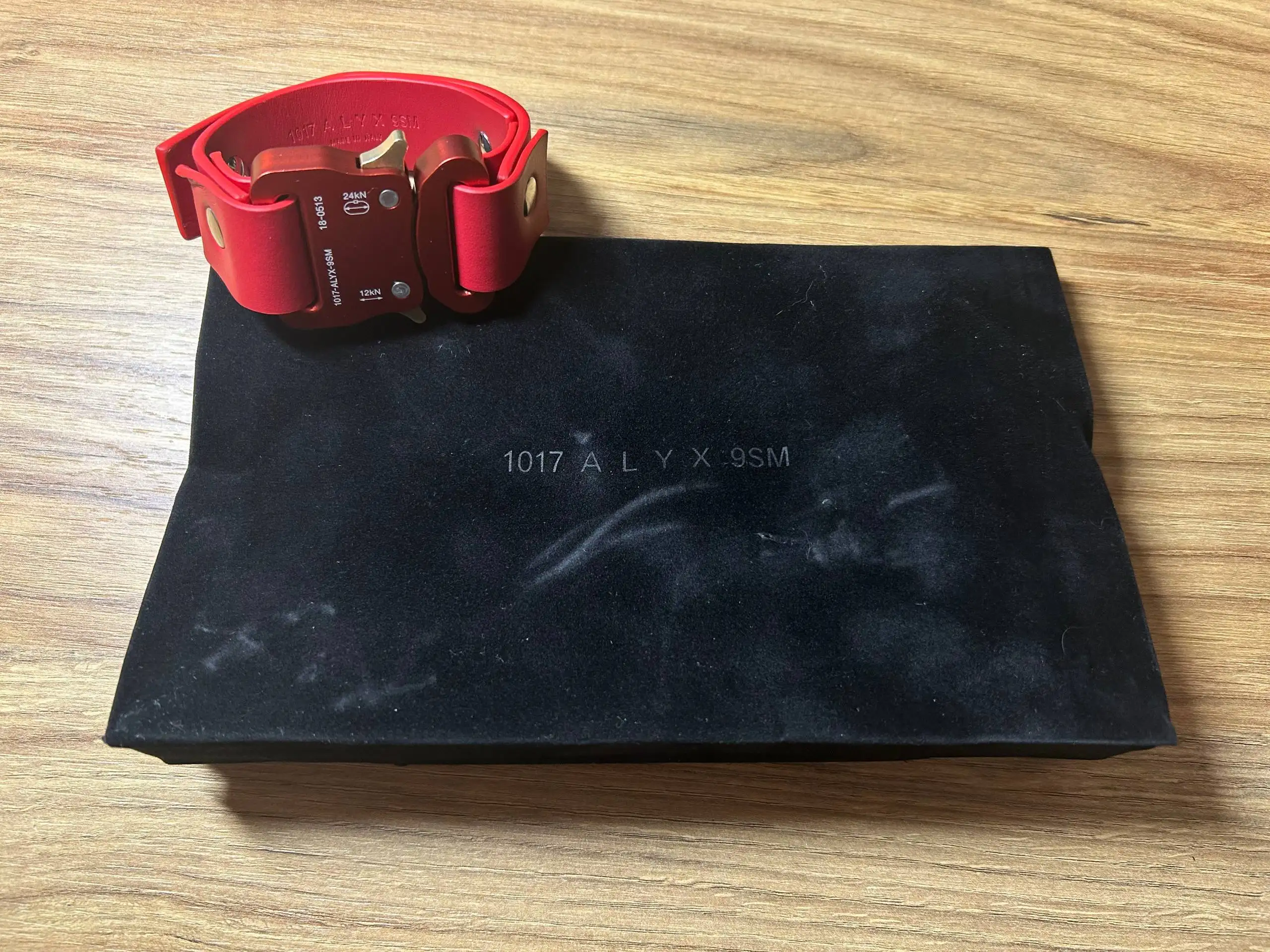Браслет 1017 ALYX 9SM Medium Buckle Bracelet - Барахолка в Неизвестно