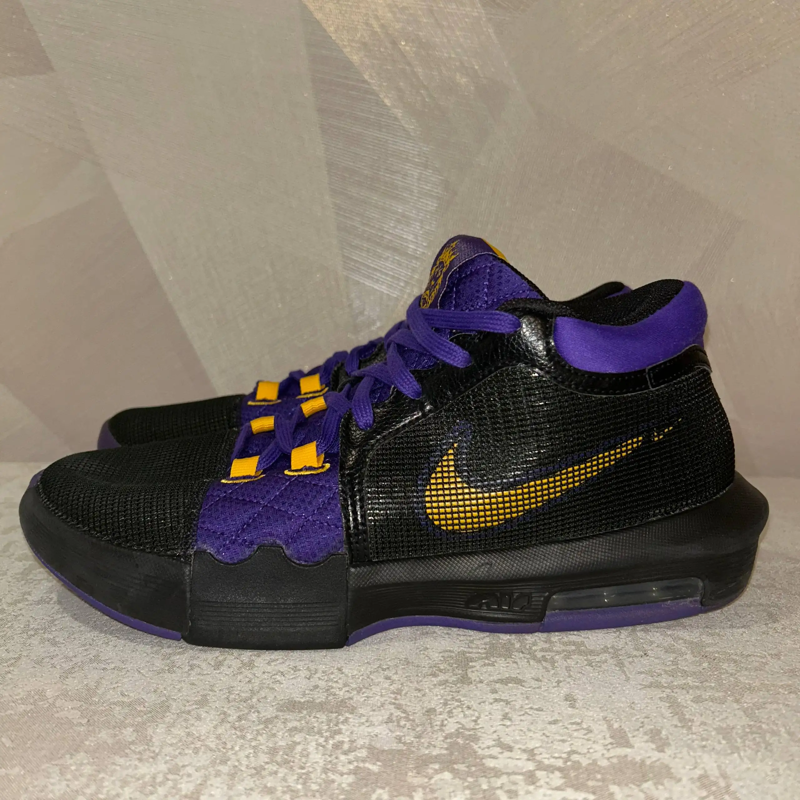 Кроссовки Nike LeBron Witness 8 - Обувь (Одежда) в Курск