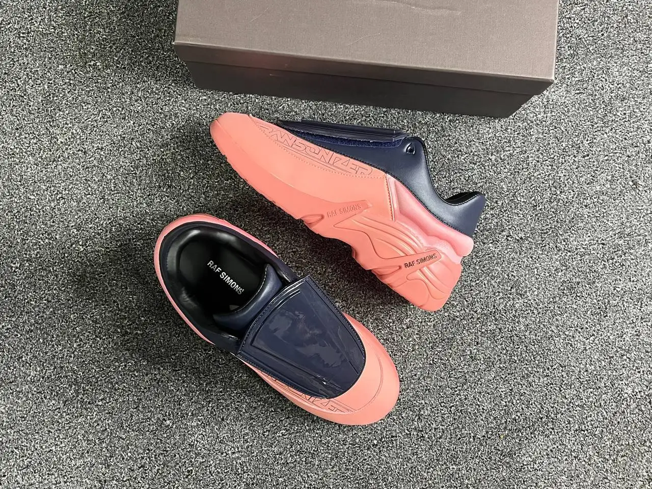 Antei Raf Simons кроссовки - Обувь (Одежда) в Неизвестно