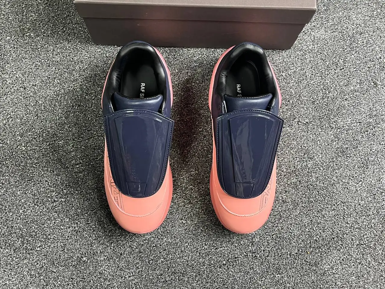 Antei Raf Simons 1:1 Rep - Обувь (Одежда) в Неизвестно