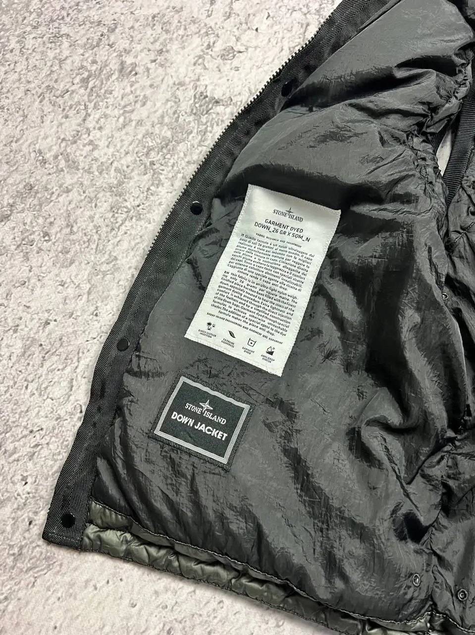 Stone Island Garment Dyed Down жилетка - Верхняя одежда (Одежда) в Неизвестно