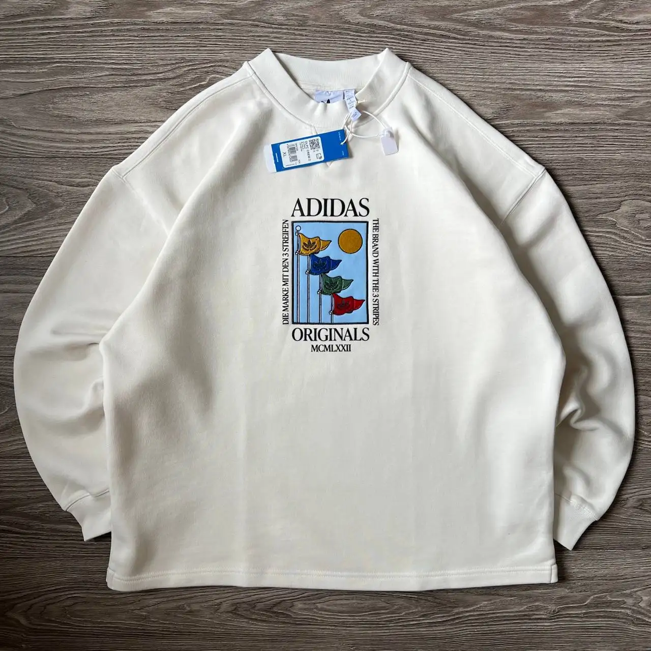 Белоснежный свитшот Adidas размер XL - Верхняя одежда (Одежда) в Курск