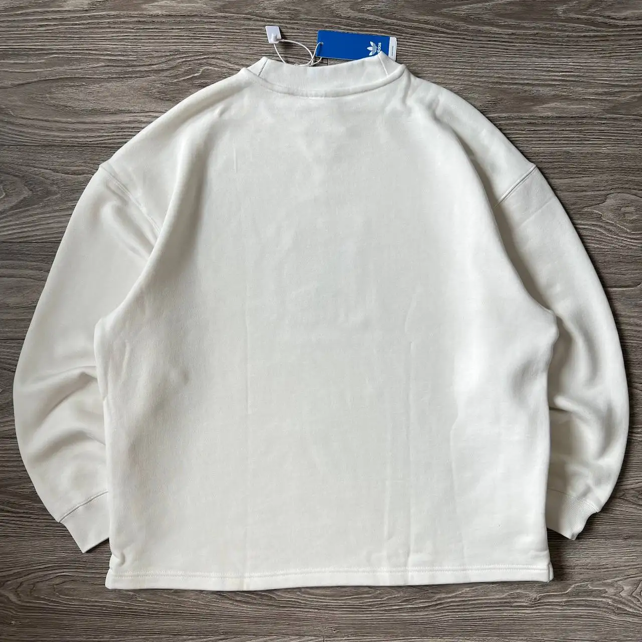 Белоснежный свитшот Adidas размер XL - Верхняя одежда (Одежда) в Курск