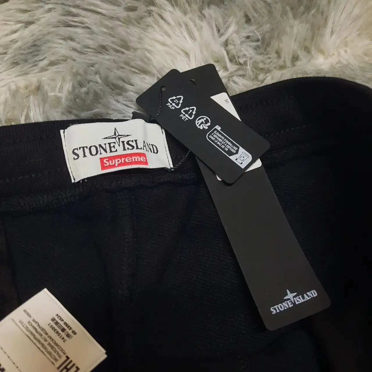 Шорты Stone Island x Supreme - Шорты и бриджи (Одежда) в Неизвестно
