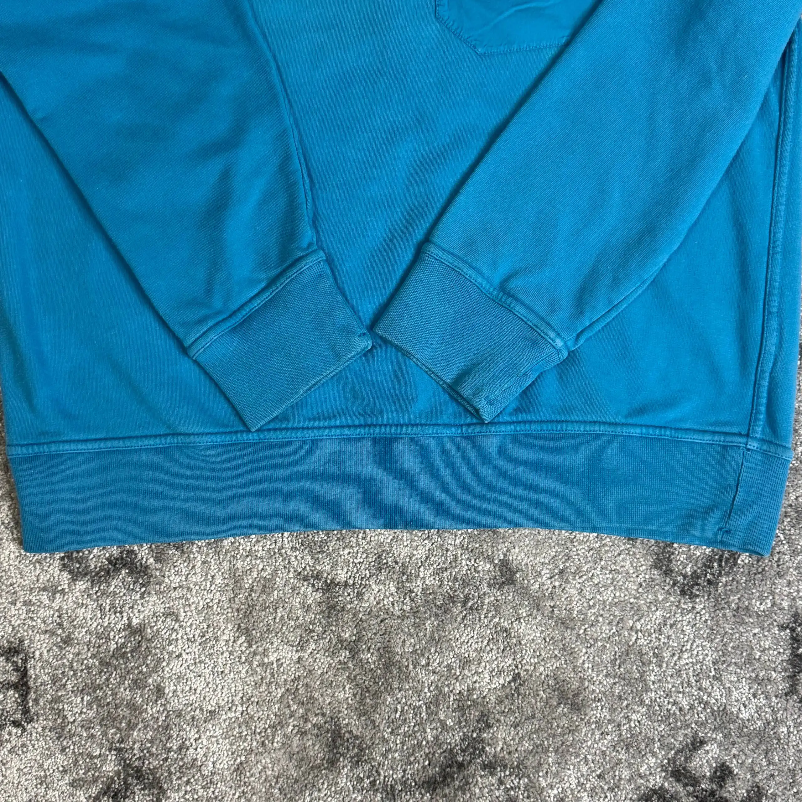 Свитшот Stone Island - Мужская одежда (Одежда) в Неизвестно