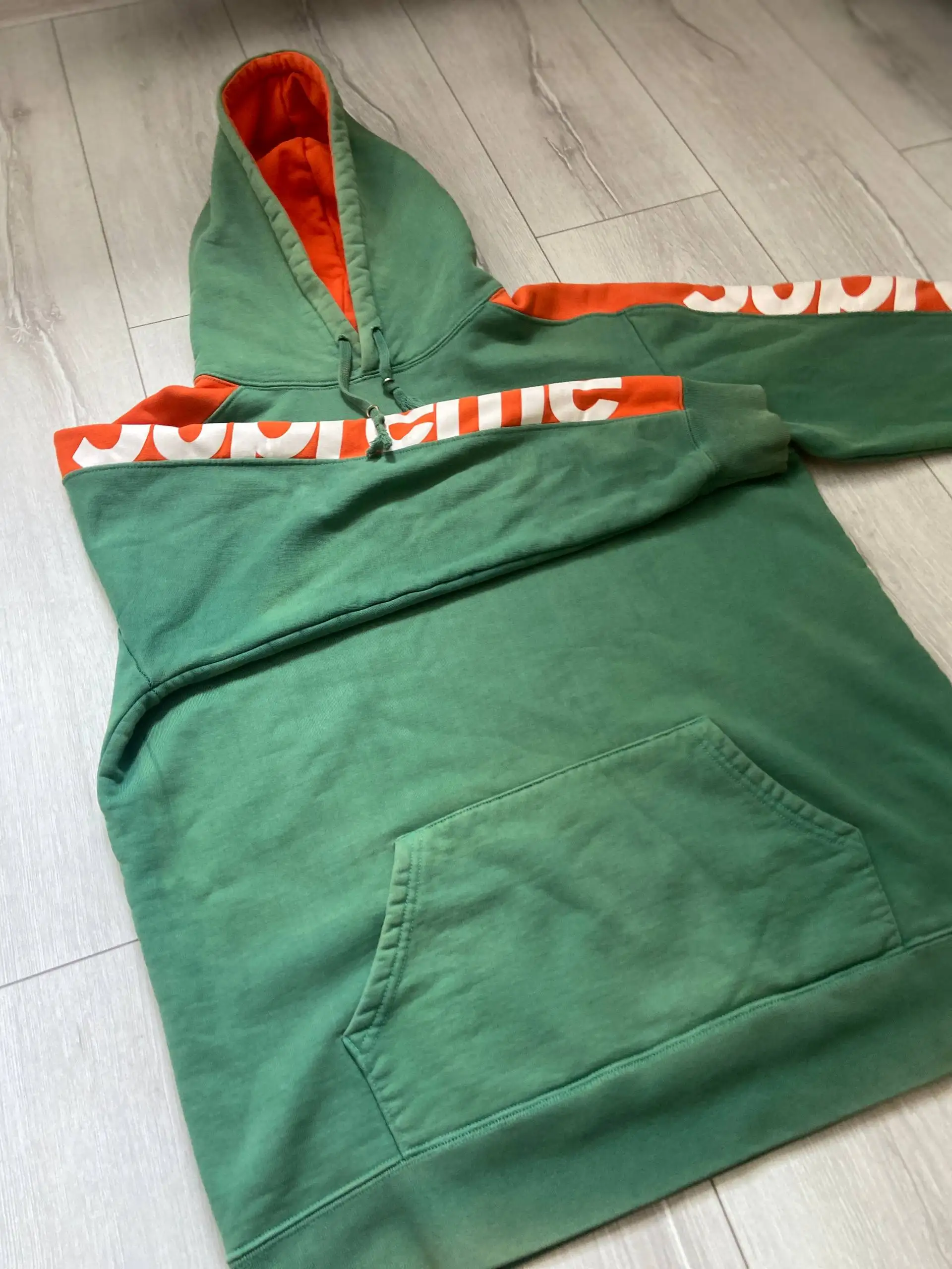 Продам худи Supreme - Верхняя одежда (Одежда) в Москва