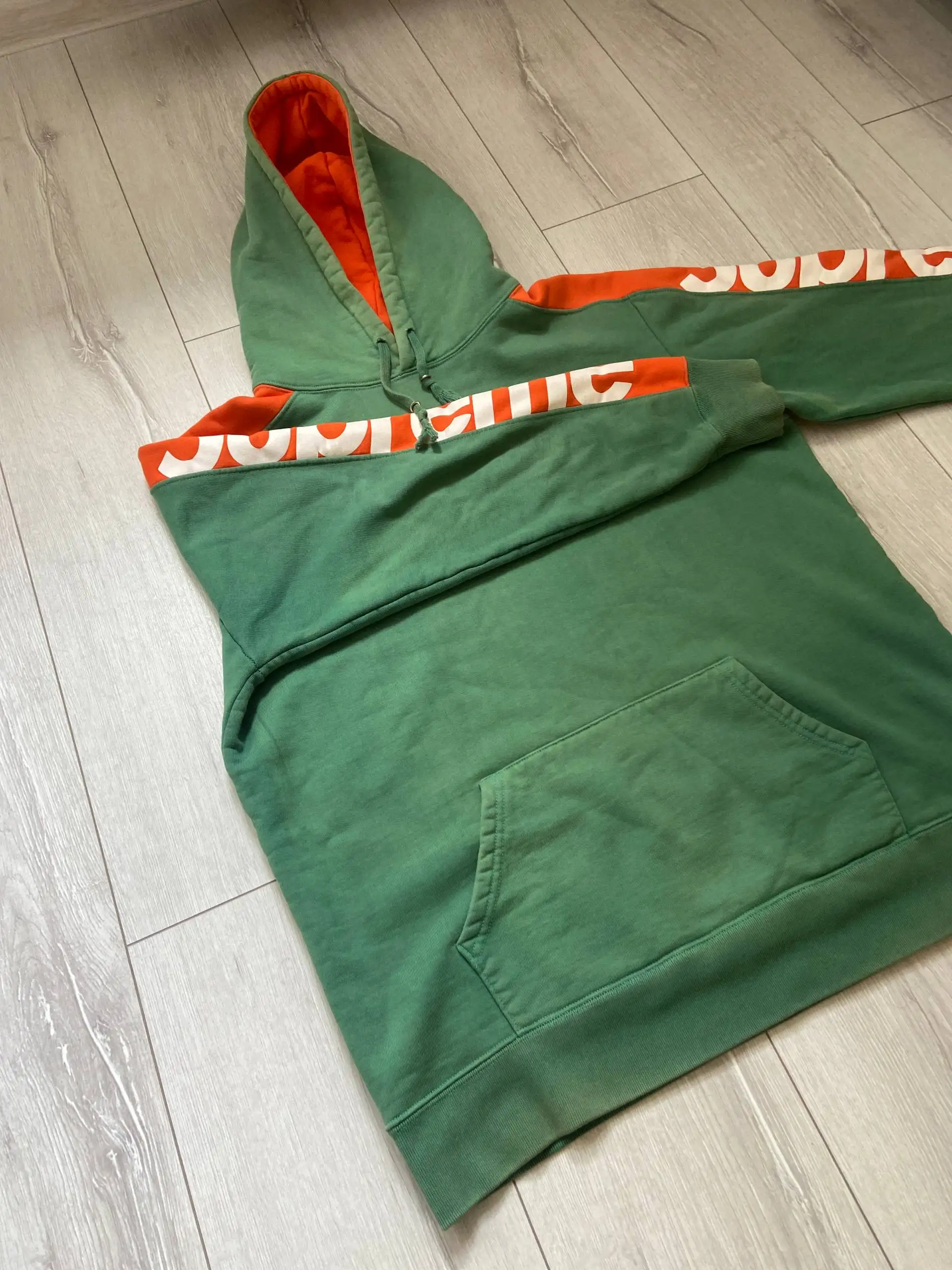 Продам худи Supreme - Верхняя одежда (Одежда) в Москва