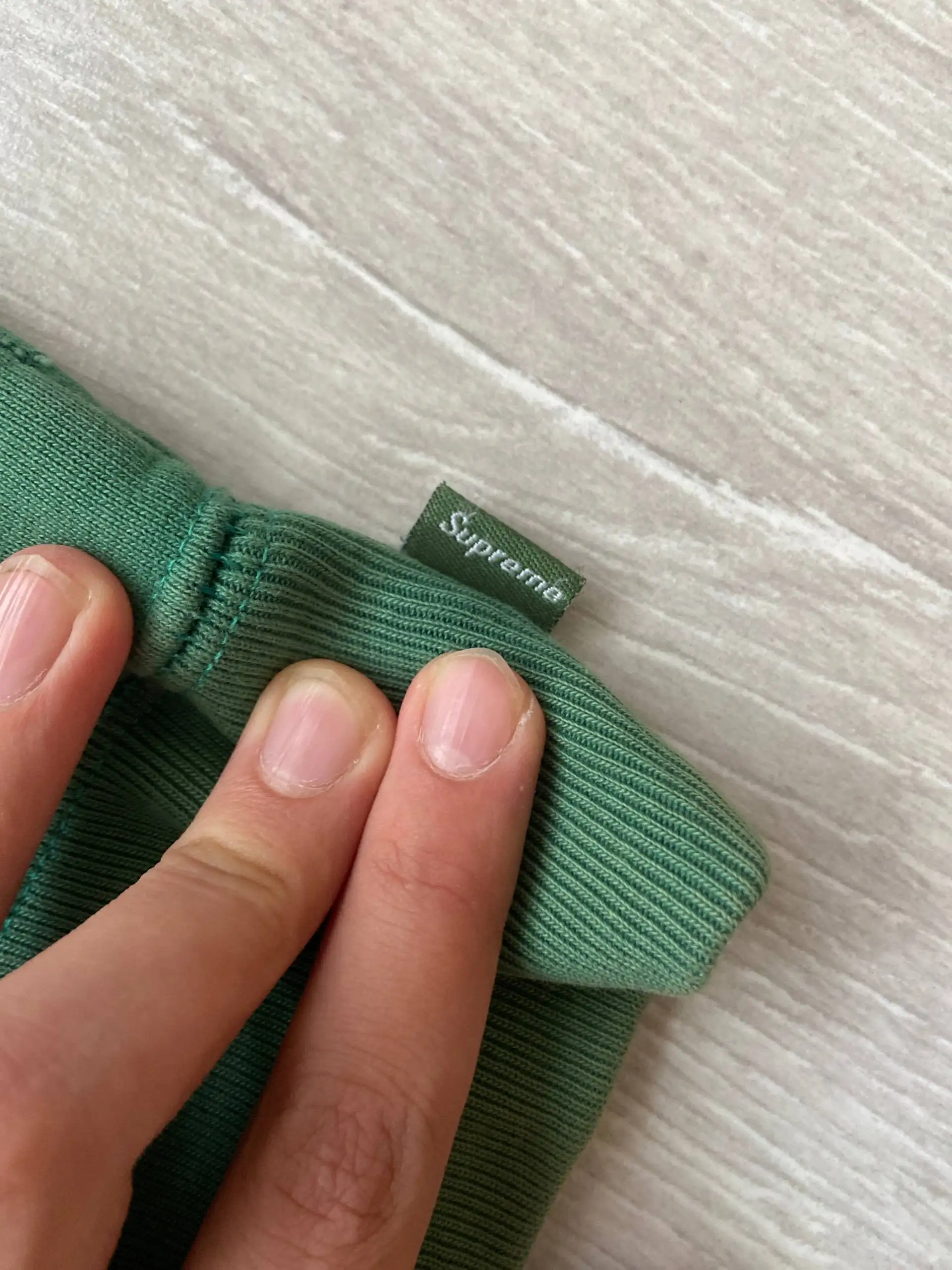 Продам худи Supreme - Верхняя одежда (Одежда) в Москва