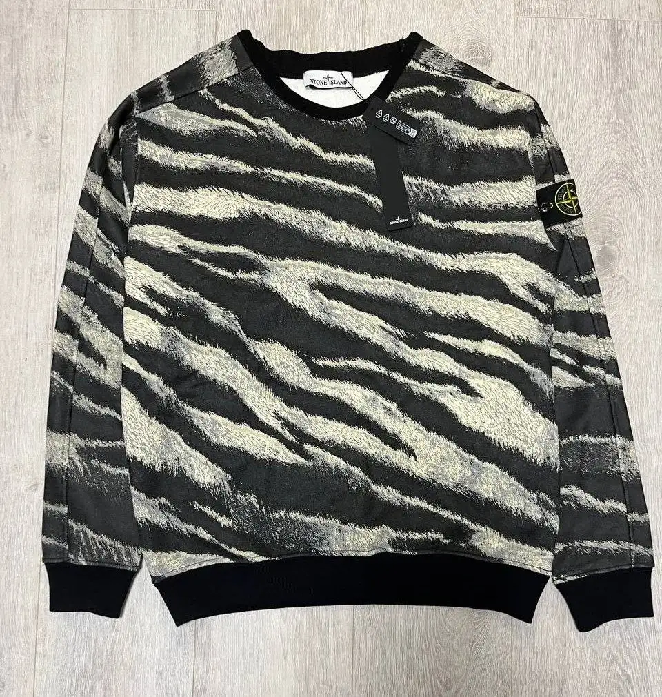 1:1 Реплики брендовой одежды и обуви: Bape, Stone Island, Versace, Nike, McQueen - Обувь и аксессуары (Одежда) в Неизвестно