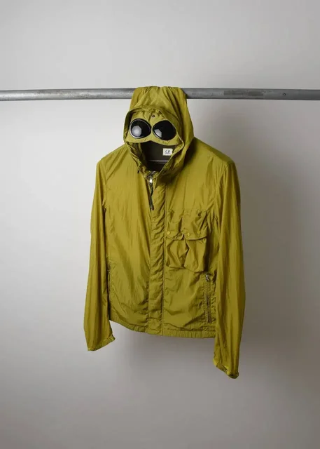 C.P. Company Chrome Packable Concealed Goggle Jacket - Футболки и топы в Курск