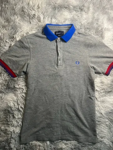 Аукцион на поло Fred Perry размер М - Кежуальная одежда в Астрахань