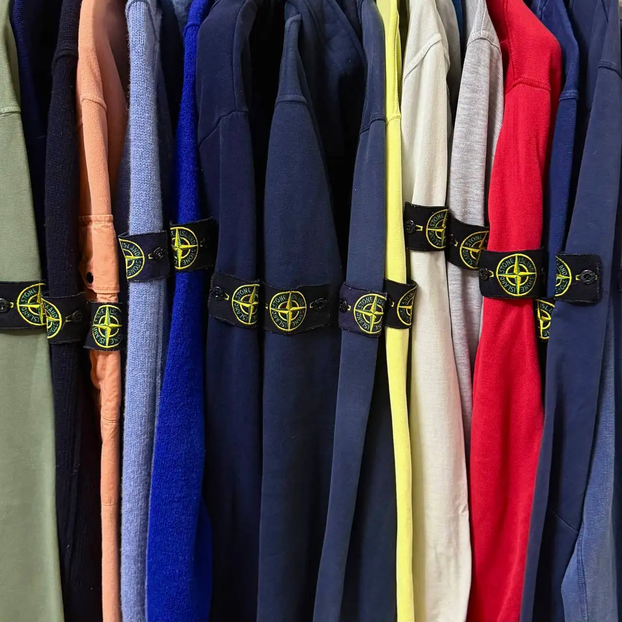 Свитшоты Stone Island - Одежда в Неизвестно