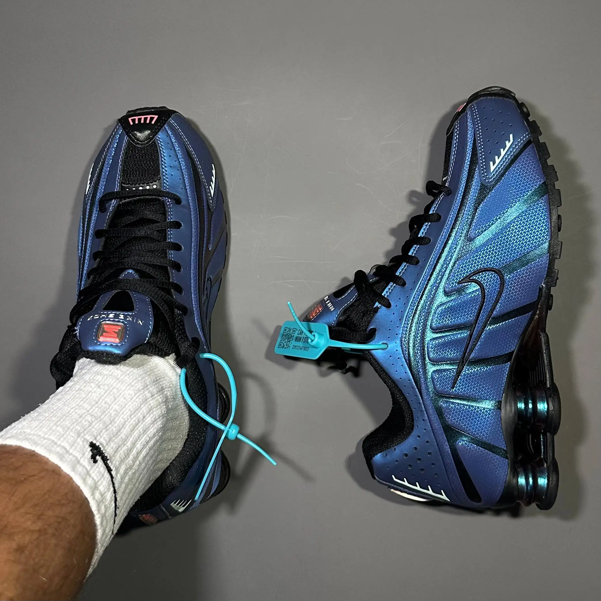 NIKE SHOX R4 IRIDESCENT - Одежда в Курск