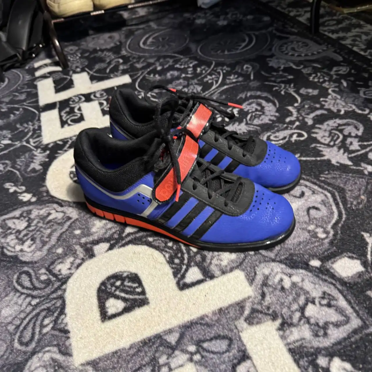 Кроссовки Adidas новые - Обувь (Одежда) в Курск