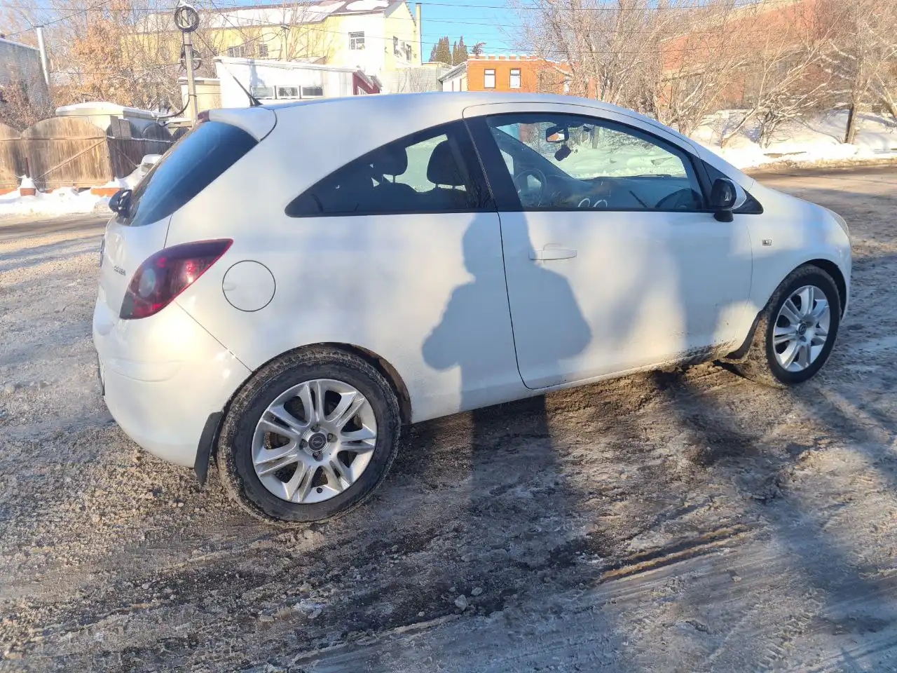 Продажа Opel Corsa 2010 года с автоматической коробкой передач