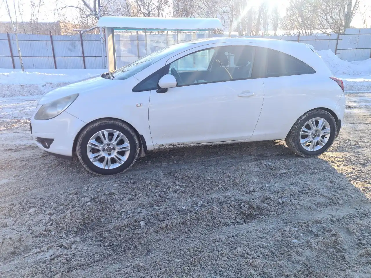 Продажа Opel Corsa 2010 года с автоматической коробкой передач