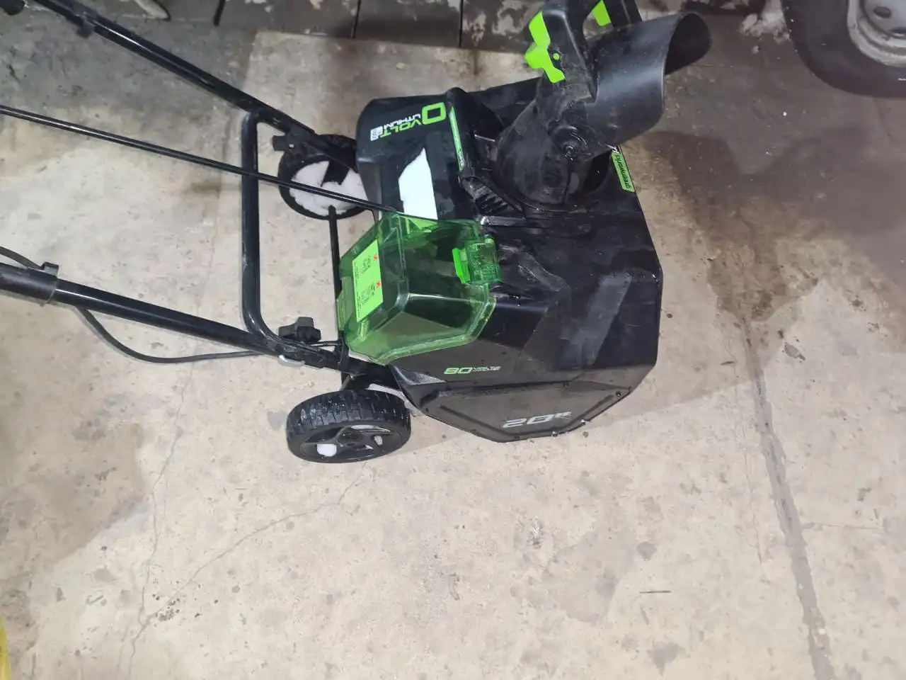 Продам аккумуляторный снегоуборщик GRENWORKS PRO 80V - Снегоуборщики (Барахолка) в Саратов