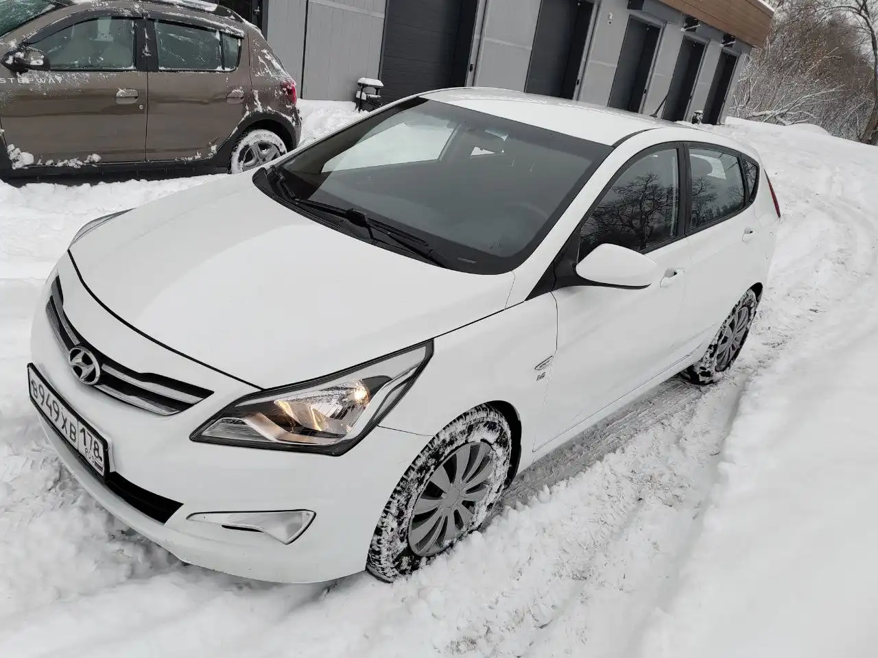 Продажа автомобиля 2015 года с автоматом, 2 хозяина, 220к пробег - Авто в Саратов