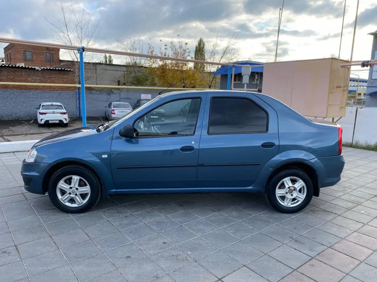 Renault Logan 2010 года в отличном состоянии - Легковые автомобили (Авто) в Саратов