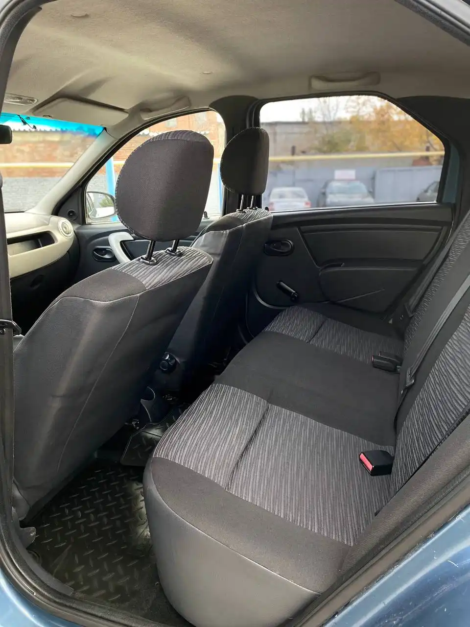 Renault Logan 2010 года в отличном состоянии - Легковые автомобили (Авто) в Саратов