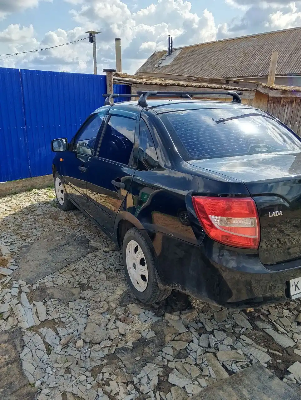 Продажа ВАЗ Лада Гранта 2015 года, черный цвет - Легковые автомобили (Авто) в Саратов