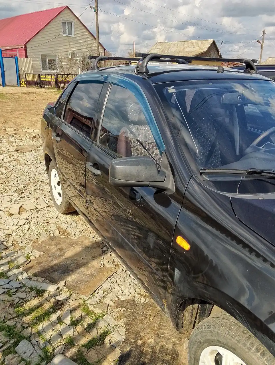 Продажа ВАЗ Лада Гранта 2015 года, черный цвет - Легковые автомобили (Авто) в Саратов