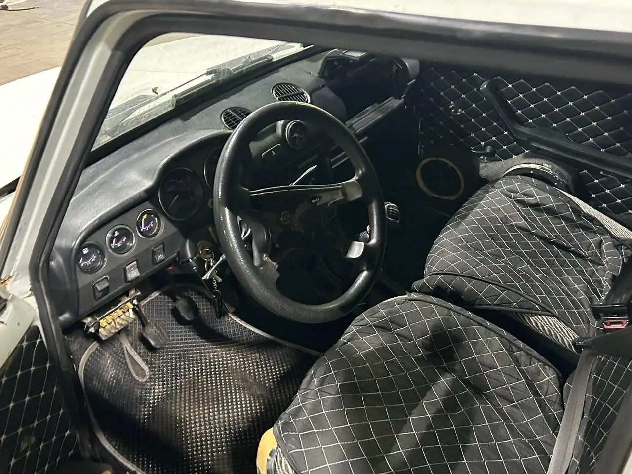 Продажа ВАЗ 2103 с двигателем 2103 - Легковые автомобили (Авто) в Саратов