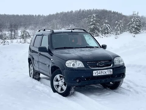 Продажа Chevrolet Niva 2015 г.в. Комплектация Люкс - Легковые автомобили в Саратов