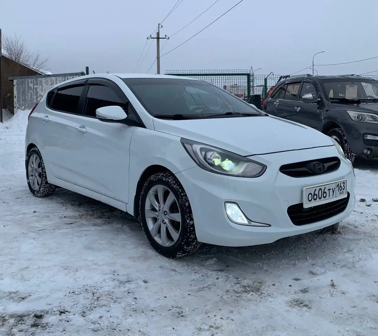 Hyundai Solaris 2011 автомат максимальная комплектация - Легковые автомобили (Авто) в Саратов