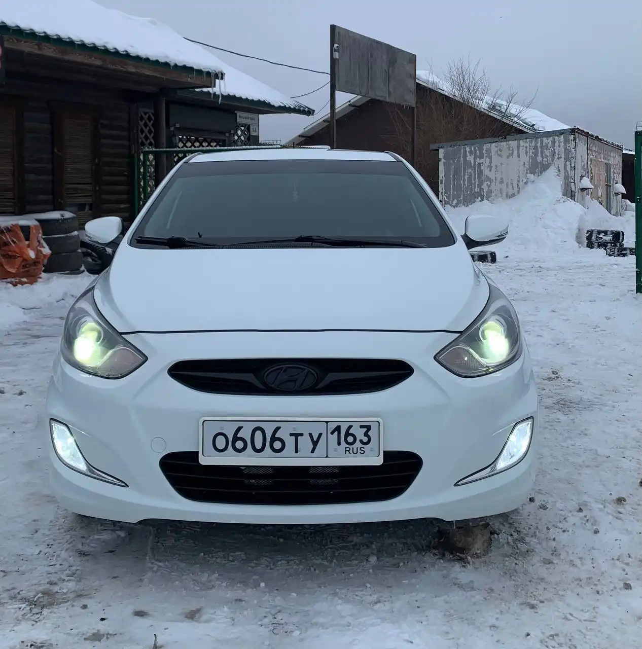 Hyundai Solaris 2011 автомат максимальная комплектация - Легковые автомобили (Авто) в Саратов