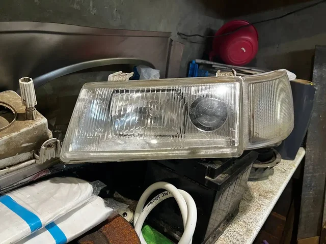 Продажа автомобиля с нерабочей левой линзой - Авто в Саратов