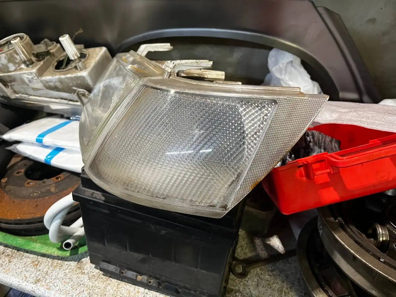 Продажа автомобиля с нерабочей левой линзой - Продажа авто (Авто) в Саратов