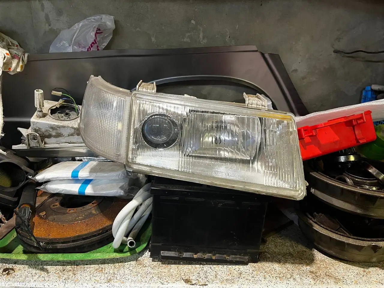 Продажа автомобиля с нерабочей левой линзой - Продажа авто (Авто) в Саратов