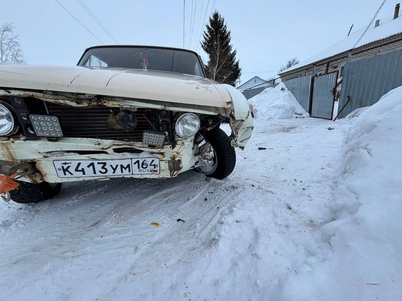 ВАЗ 2106 1998 года после ДТП на запчасти - Запчасти (Авто) в Саратов
