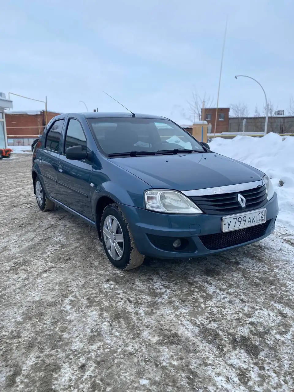 Renault Logan 2010 года - Легковые автомобили (Авто) в Саратов