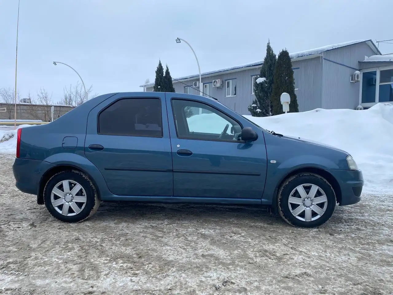 Renault Logan 2010 года - Легковые автомобили (Авто) в Саратов