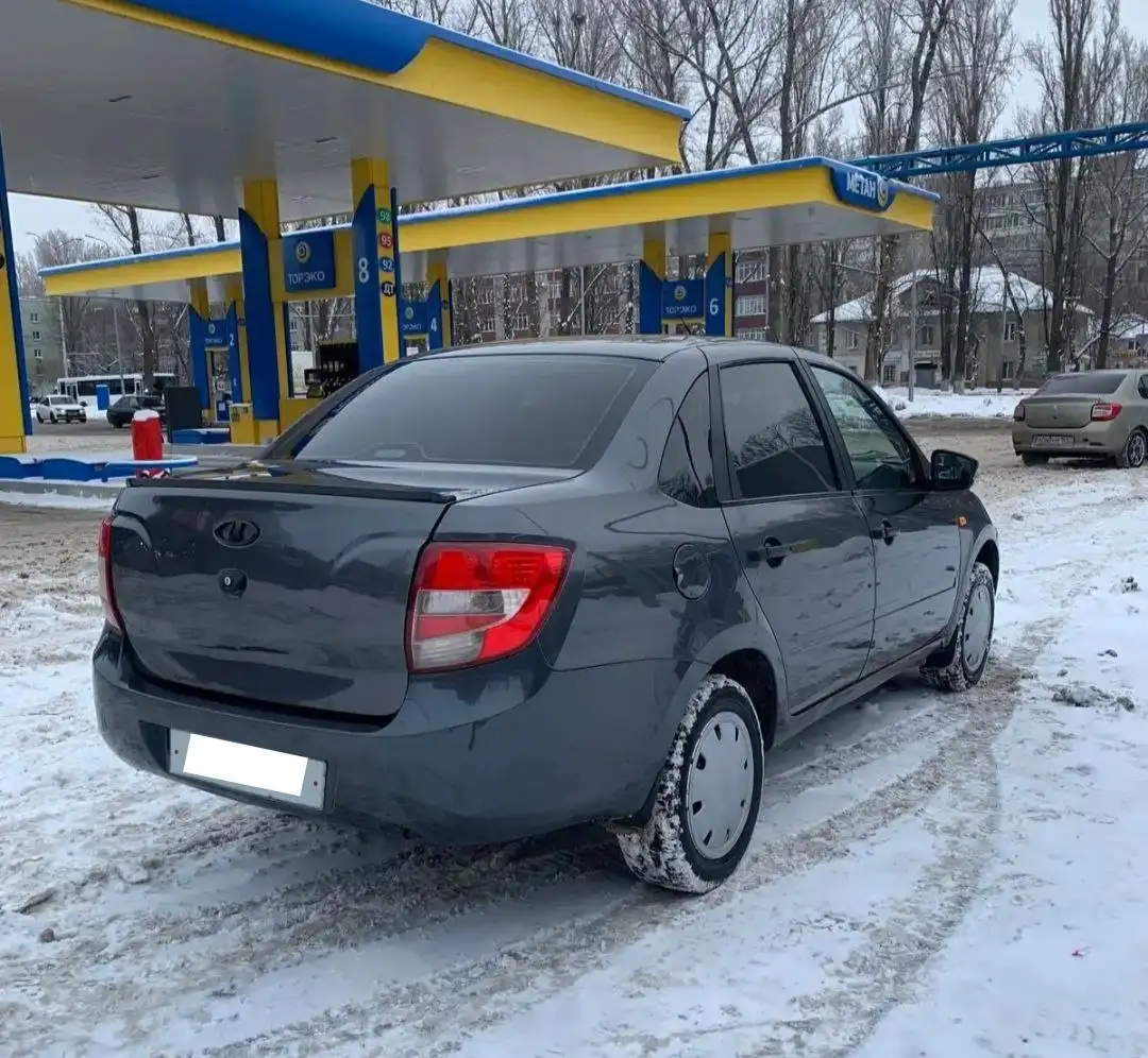 Автомобиль 2016 года с пробегом 200 тыс. км - Авто в Саратов