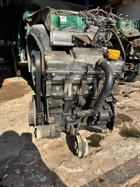 Автозапчасти на рынке Саратов - Автомобильные двигатели в Саратов