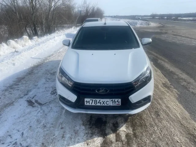 Продается Лада Веста 2019 года выпуска - Авто в Энгельс