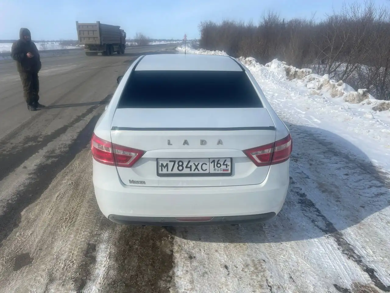 Продается Лада Веста 2019 года выпуска - Авто в Энгельс