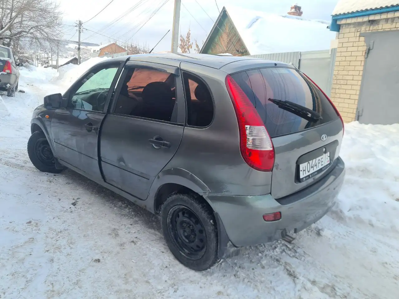 Lada Kalina Hatchback 2011 г.в. 1.4 л, 16 кл., кондиционер, комплектация Люкс - Легковые автомобили (Авто) в Саратов