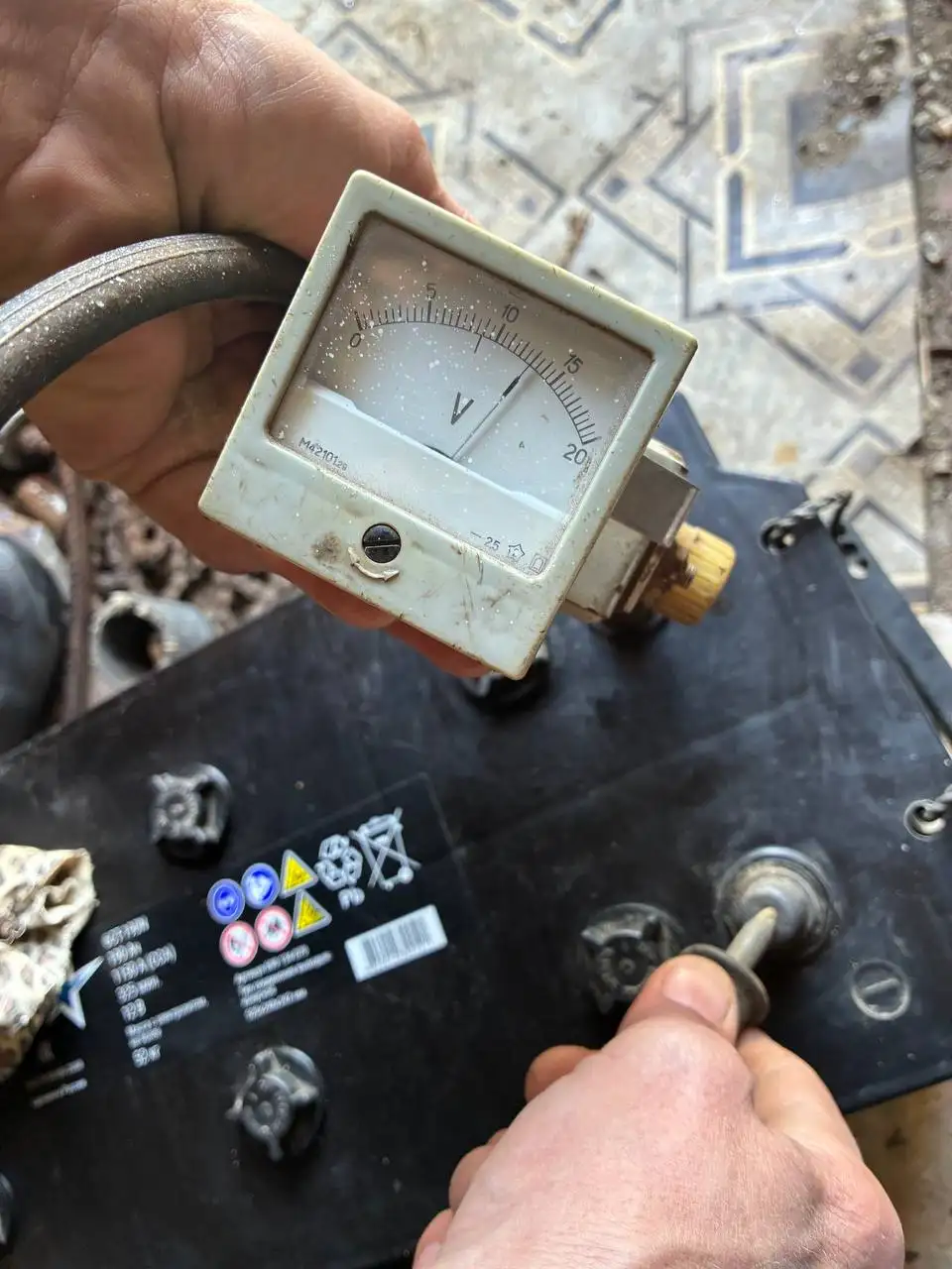 Продажа аккумулятора 190 - Запчасти (Авто) в Саратов